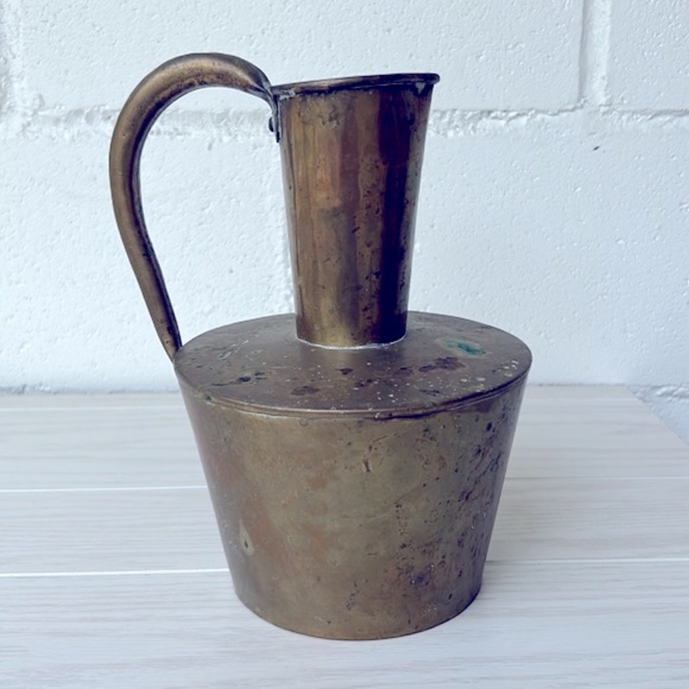 Vintage🥤Brass Water Pitcher Enscribed “Carp Diem” With Family Crest Engraving
